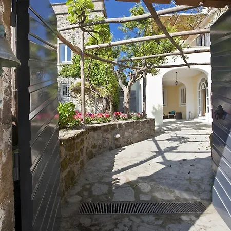 I Cavalieri Del Giglio Massa Lubrense