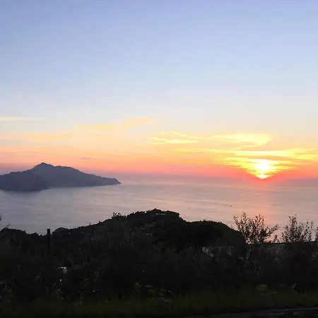 Villa I Cavalieri Del Giglio Massa Lubrense